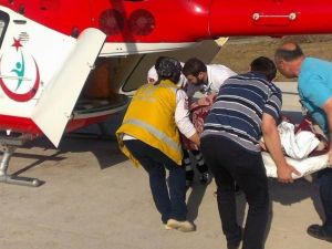 Beyin Kanaması Geçiren Kadın Ambulans Helikopter İle Hastaneye Nakledildi