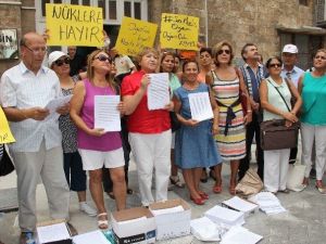 Mersin’de Nükleer Karşıtları, Meclis Komisyon Üyelerine 30 Bin Dilekçe Verdi