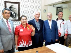 Görme Engelli Milli Sporcunun Azmi Türkiye’ye Madalya Kazandırdı
