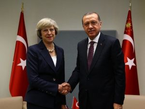 Cumhurbaşkanı Erdoğan, İngiltere Başbakanı May İle Görüştü