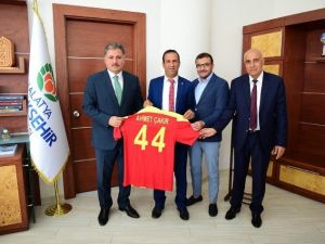 Yeni Malatyaspor Yönetiminden Çakır’a Ziyaret
