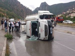 Torul’da Minibüs Yan Yattı: 4 Yaralı