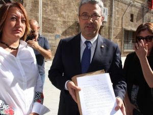 Mersin Barosu’ndan Büyükşehir Meclise Bin Adet ’Akkuyu’ Dilekçesi