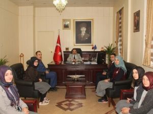 Bayburt Kız Anadolu İmam Hatip Lisesi Öğrencilerinden Vali Ustaoğlu’na Ziyaret