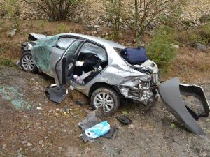 Çorum’da Otomobil Tarlaya Uçtu: 2 Yaralı