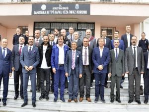 Efsane Futbolculardan "Futbolun Efsaneleri Genç Hükümlülerle Buluşuyor" Projesine Destek