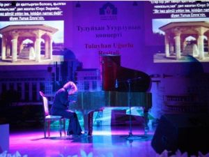 Ahmet Yesevi Üniversitesi’nde, Tuluyhan Uğurlu Rüzgarı