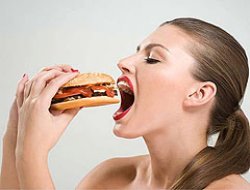 Fast food, vitamin eksikliğine de yol açıyor