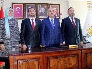 Bakan Müezzinoğlu, Ak Parti Tekirdağ İl Başkanlığı’nı Ziyaret Etti