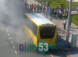 Rize'de Belediye Otobüsü Alev Aldı