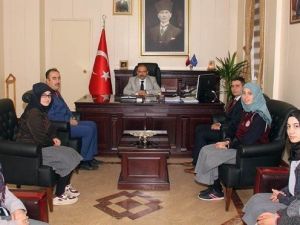 Bayburt Kız Anadolu İhl Öğrencileri Vali İsmail Ustaoğlu’nu Ziyaret Etti