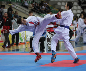 Rize'de Uluslar Arası Karate Şampiyonası Heyecanı