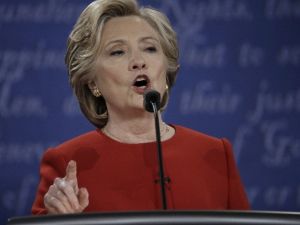 Clinton Ve Trump, Televizyon Düellosunda Kozlarını Paylaştı