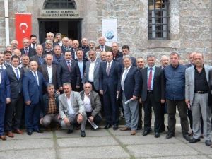 Ortahisar Belediyesi’nden Muhtarlara Kırtasiye Yardımı