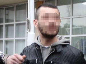 Şüpheli Araçta 2 Tabanca Ve Uyuşturucu Hap Ele Geçti