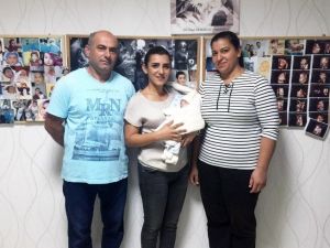 Eymen Bebek Hayata Tutundu