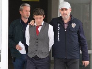 Kadın Yolcunun Telefonunu Vermeyen Muavine Gözaltı