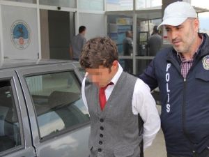 Yolcunun Cep Telefonunu Vermeyen Muavine Adli Kontrol