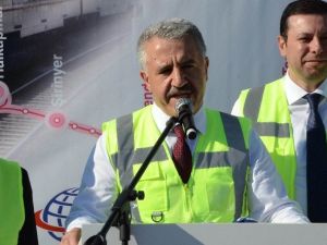 Bakan Arslan’dan Raylı Sistem İçin Sıkı Pazarlık