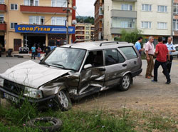 Trabzon'da trafik kazası 3 yaralı