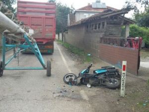 Elektrikli Bisiklet Kamyona Çarptı: 1 Yaralı