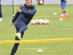 Trabzonspor Yağmur Altında Çalıştı