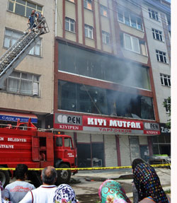 Rize'de Korkutan Yangın 2 Yaralı