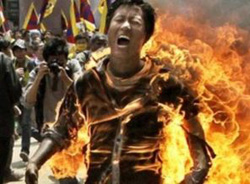 Myanmar'da sıkıyönetim ilan edildi!