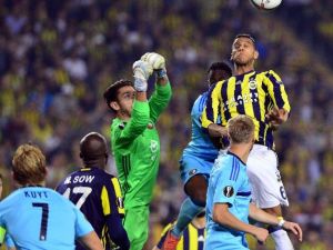 Fenerbahçe Emenike'nin golüyle kazandı