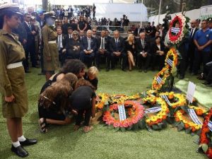 İsrail Eski Cumhurbaşkanı Peres Toprağa Verildi