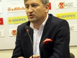 Tıbbi Onkoloji Uzmanı Prof.dr. Mustafa Özdoğan: