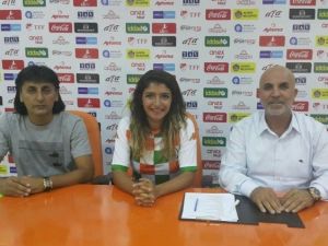 Alanyaspor Kız Futbol Okulu Açıldı