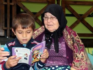 İki Kimsesiz Grup Buluştu