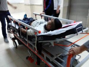 Bıçakla Kendini Ağır Yaralandı