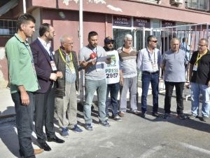 Gazeteciler ’Zulüm Merdivenine’ Tepki Gösterdi