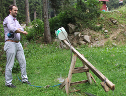 Ayı Savar Oteli Koruyor