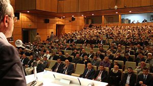 Camiler Haftası'nda “Müslümanca Düşünme ve Yaşama Sorunumuz” Konulu Konferans Düzenlendi