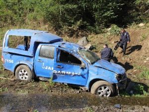 Askeri Araç Uçuruma Yuvarlandı: 2 Asker Yaralı