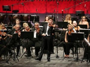 16 Milyon Dolarlık Keman İle Konser