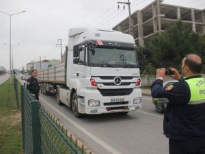 Tır’ın Çarptığı Yaya Hayatını Kaybetti