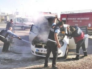 Seyir Halindeki Otomobil Alev Aldı