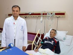 Midesinden 9 Buçuk Kiloluk Tümör Çıktı