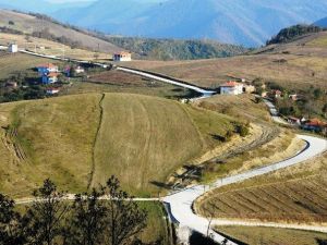 Kırsal Mahalleler Beton Yollarla Örülüyor