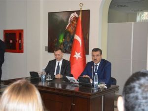 Bakan Tüfenkci, Gürcistan’da Türk İşadamlarıyla Görüştü