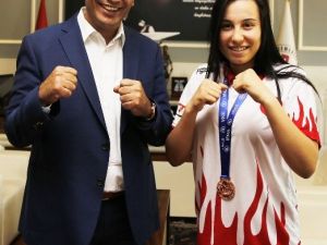 Antalyalı Havva Dünya Üçüncüsü Oldu