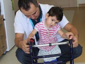 Küçük Birgül Artık Yürüyor