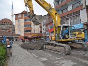 Alaplı Belediyesi Asfalt Serim Çalışmalarını Sürdürüyor