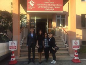 Yaşlıları Ziyaret Ettiler