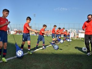 Avrupa’da Ne Varsa Altınordu’da Var