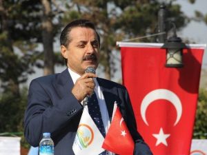 Bakan Faruk Çelik: “Engelleri Elimizin Tersiyle İterek Kalkınmaya Devam Ediyoruz”